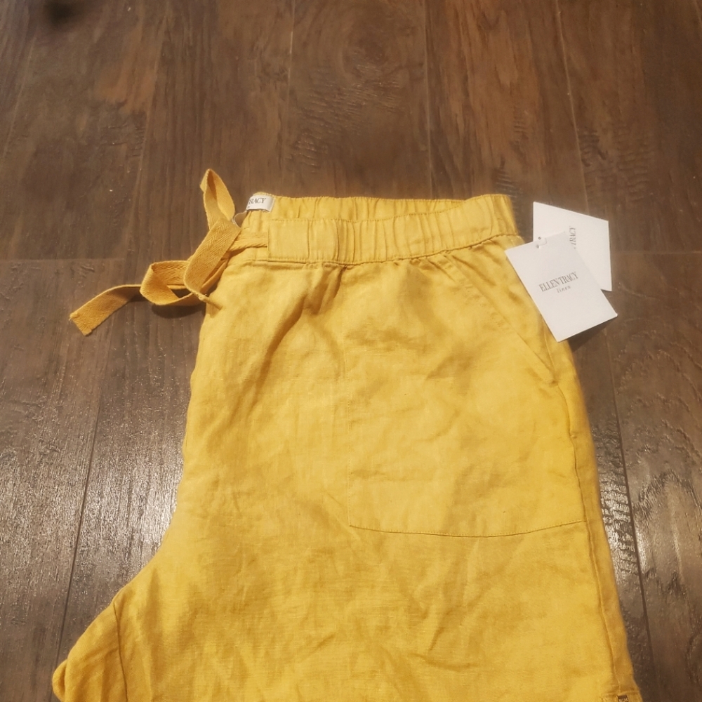 Shorts - Picture 3 of 10